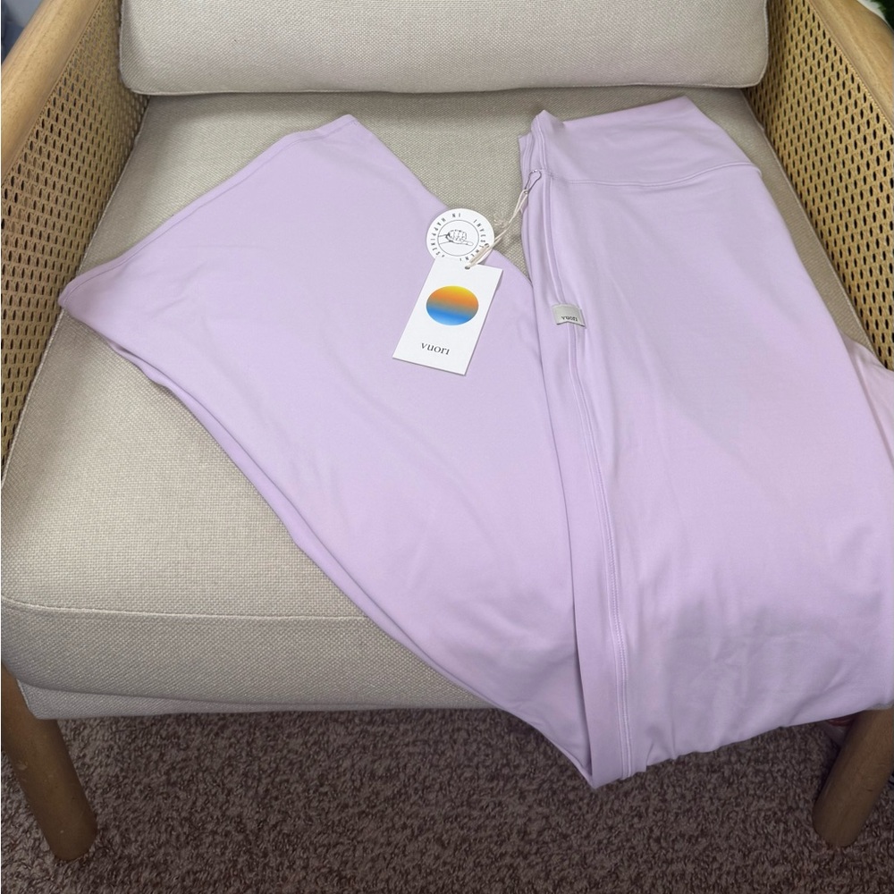 NWT Vuori AllTheForm Flares 33" Size large